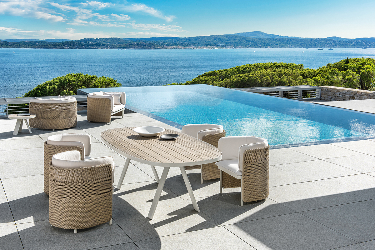 esdera-lounge-chair-ethimo-core-furniture-lifestyle-1