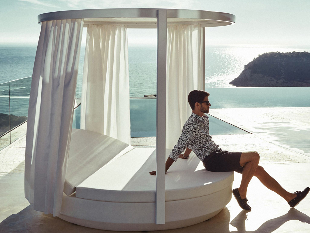 vela-round-canopy-vondom-core-furniture-lifestyle-1