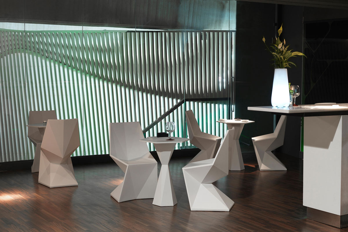 vertex-chair-vondom-core-furniture-lifestyle-4