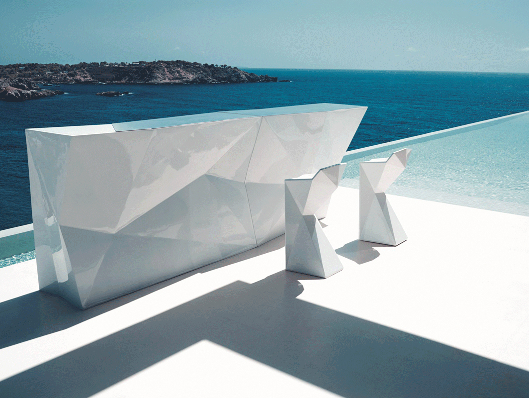 vertex-white-vondom-core-furniture-lifestyle-1