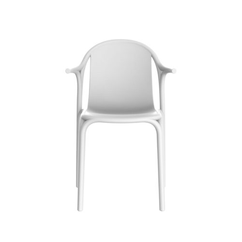 Front view of the Brooklyn chair with arms by Vondom in white.