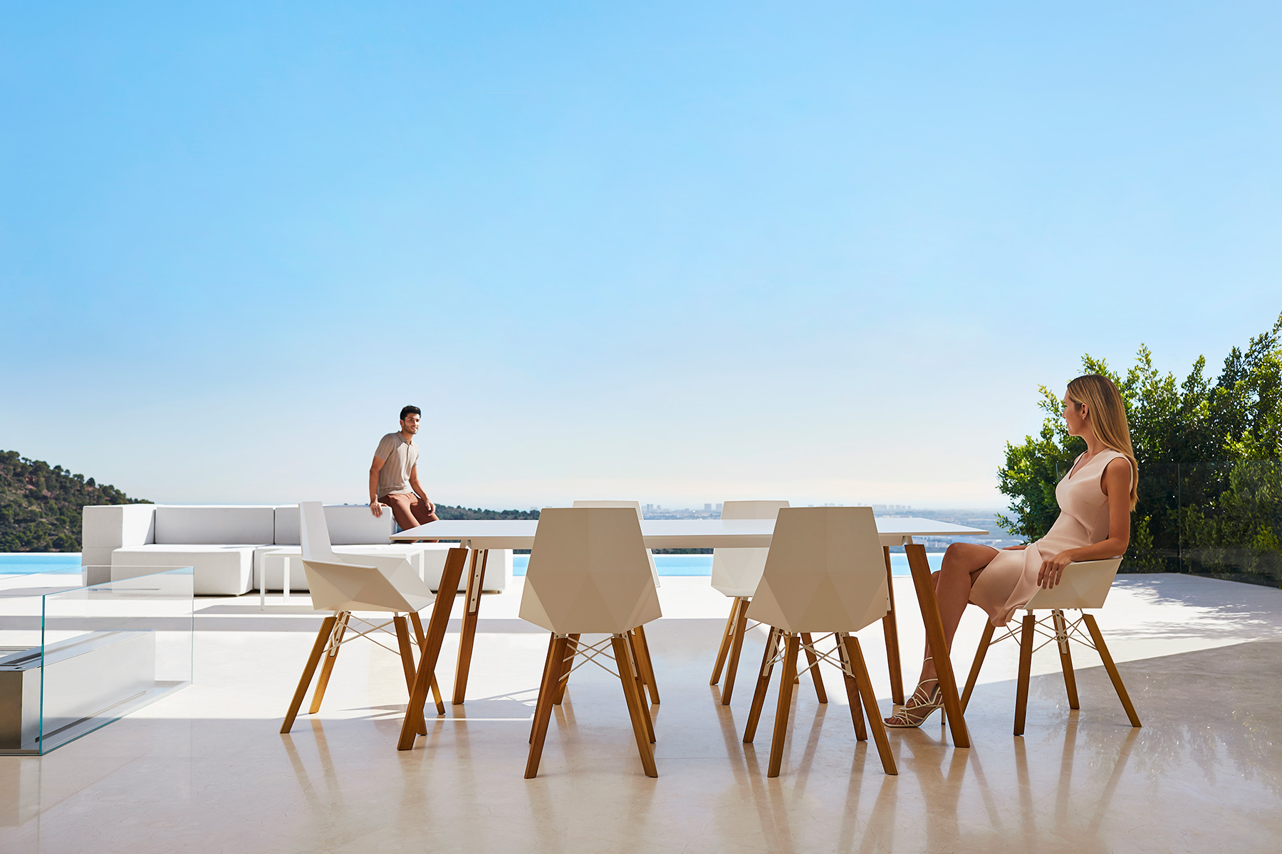 design-contract-furniture-chairs-tables-faz-wood-ramon-esteve-vondom
