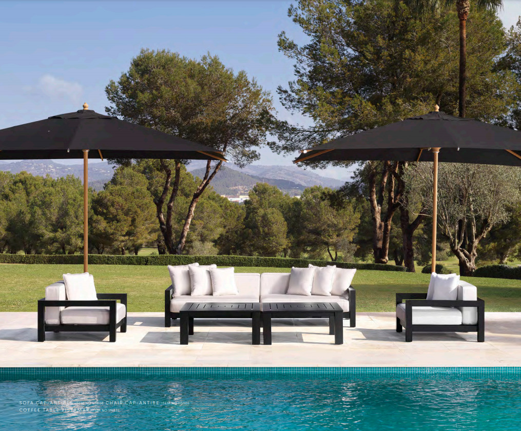eichholtz_sofa_cap_antibes_outdoor_black_lifestyle_2_corefurntiure_online