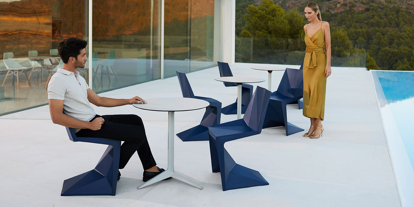 vondom_vertex_dining_chair_lifestyle_4_corefurniture_online
