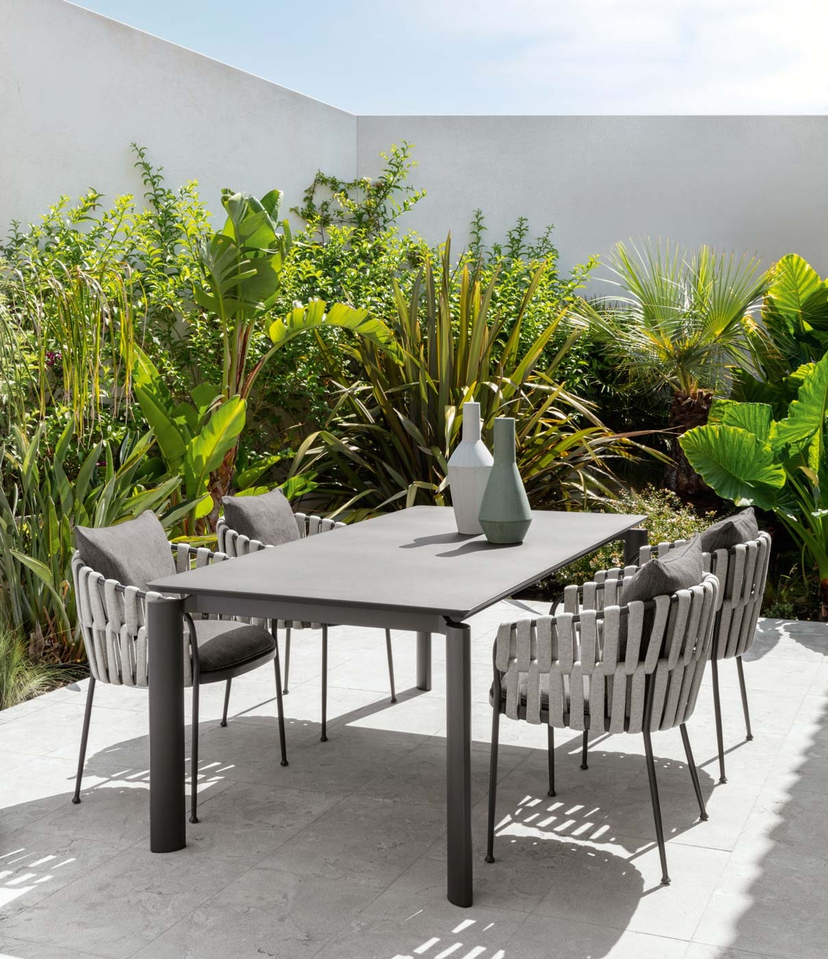 talenti_frame_dining_chair_lifestyle_2_corefurniture_online