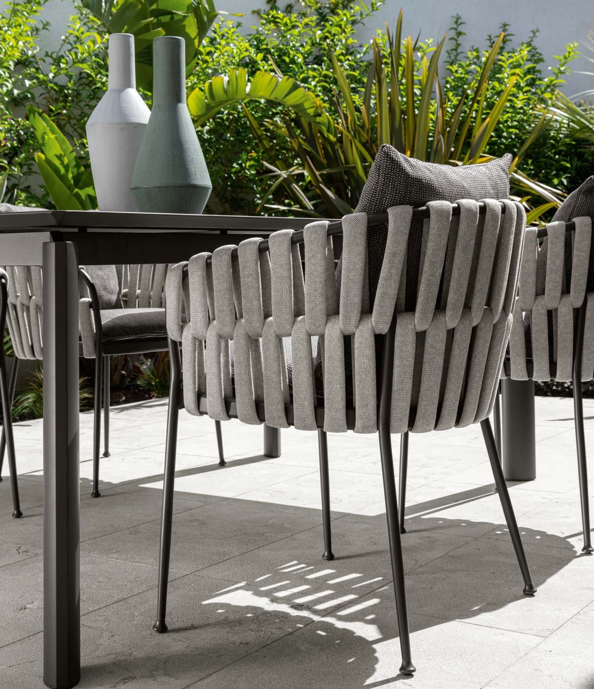 talenti_frame_dining_chair_lifestyle_corefurniture_online