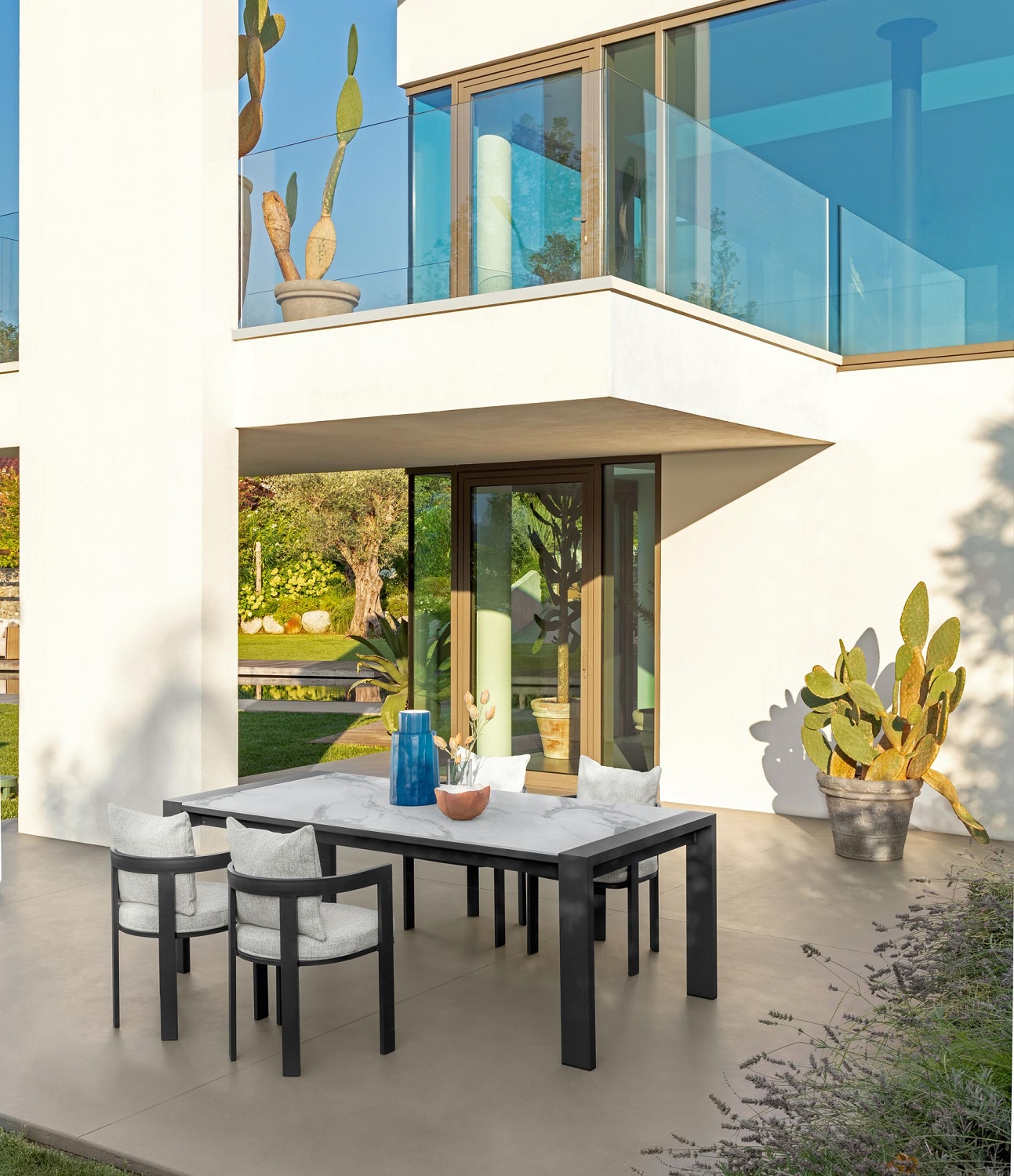 talenti_argo_alu_dining_chair_lifestyle_2_corefurniture_online