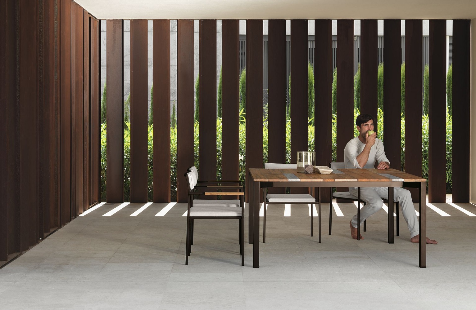talenti_casilda_dining_table_lifestyle_6_corefurniture_online