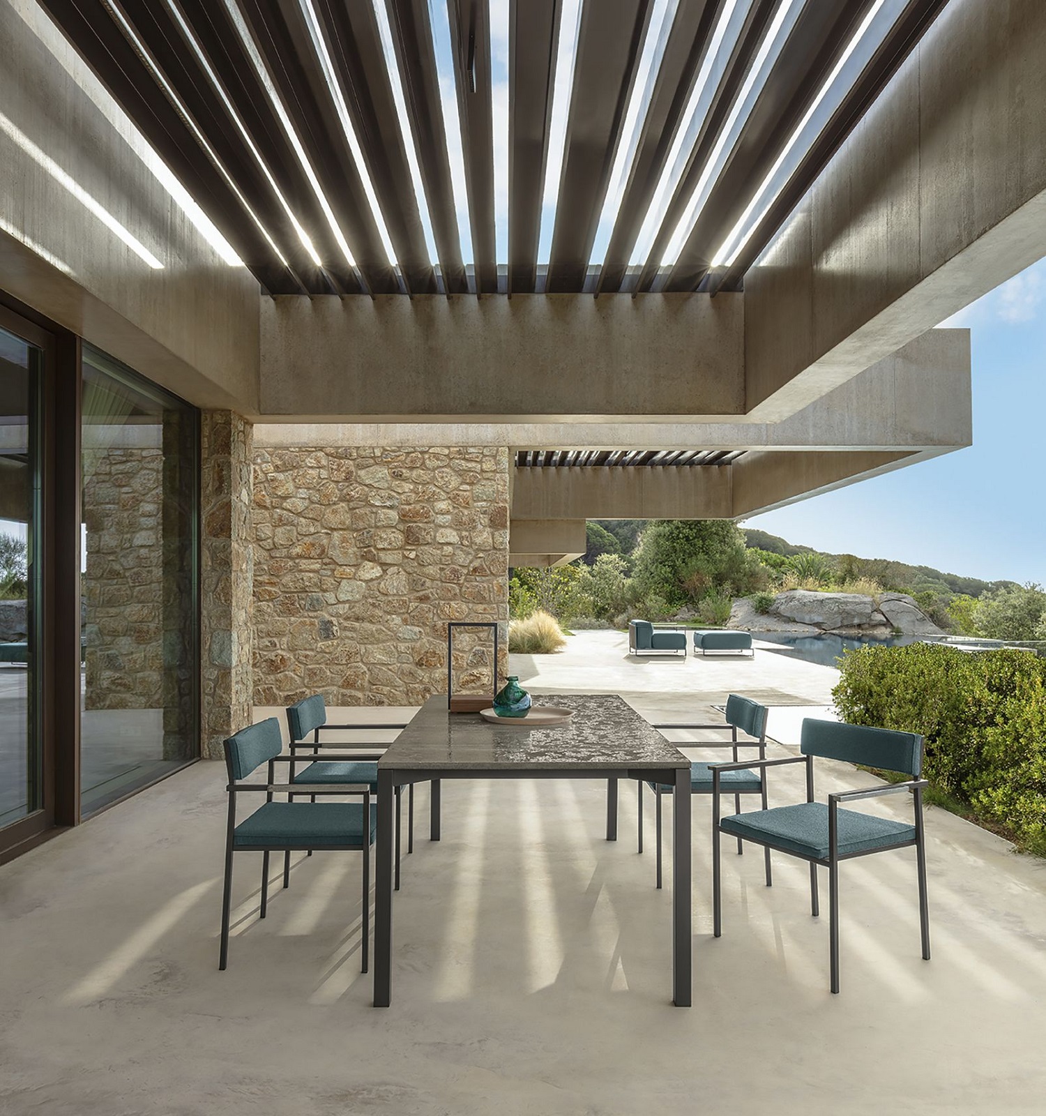 talenti_casilda_dining_table_lifestyle_corefurniture_online