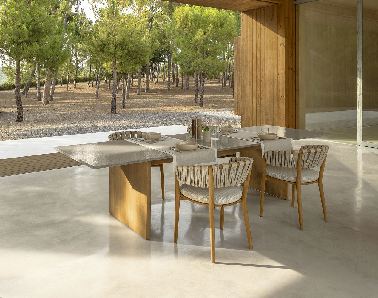 talenti_venice_dining_table_lifestyle_2_corefurniture_online