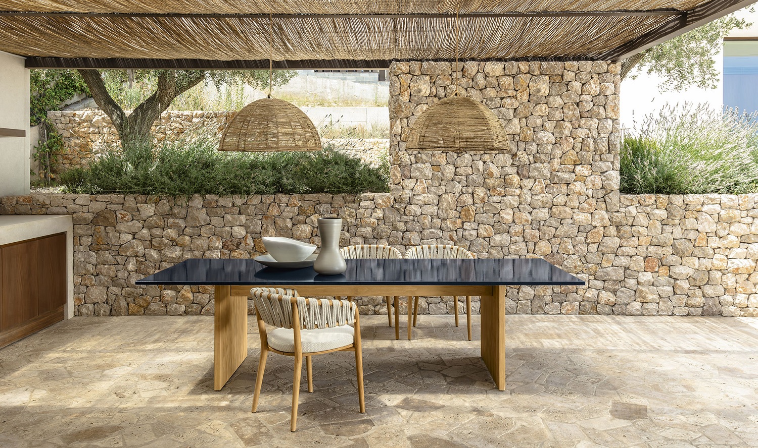 talenti_venice_dining_table_lifestyle_4_corefurniture_online