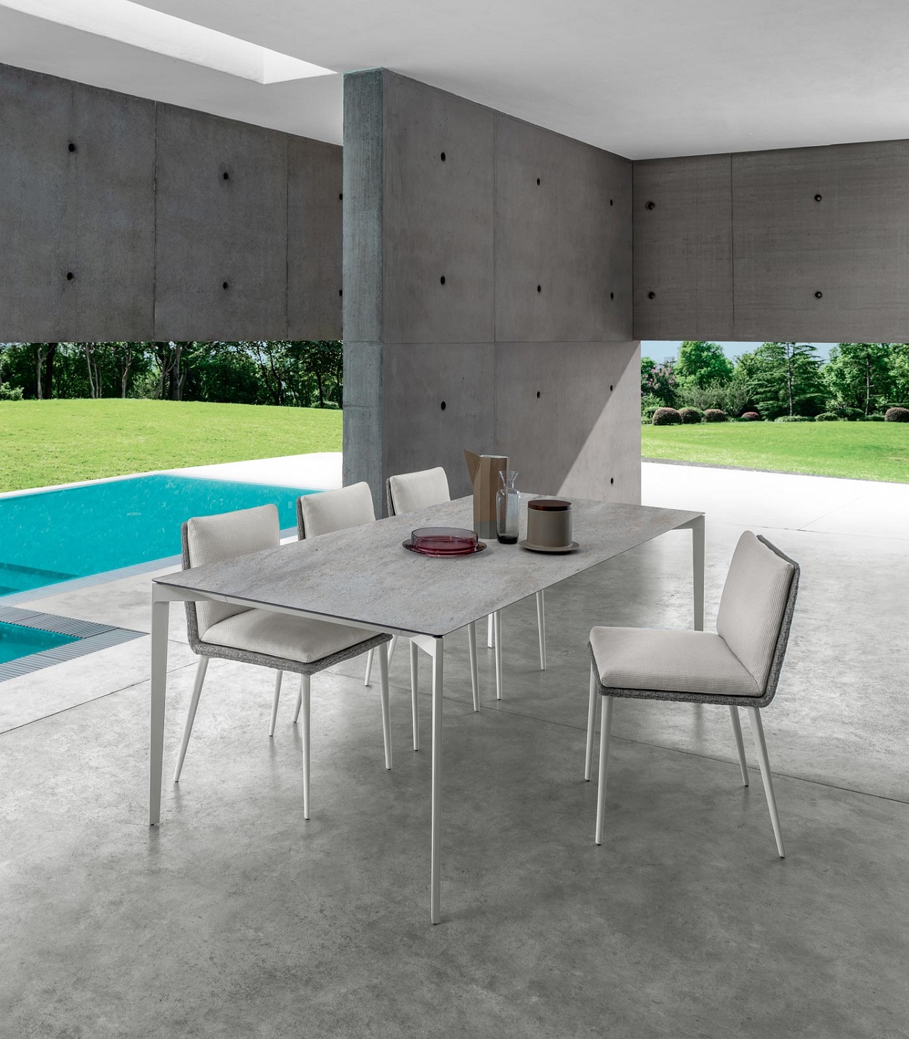talenti_leaf_dining_table_lifestyle_150_150_corefurniture_online