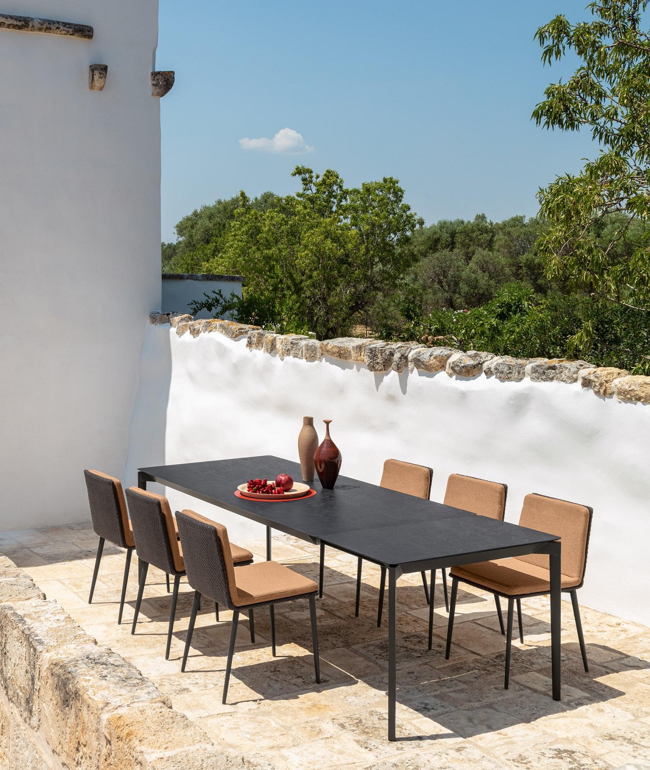 talenti_leaf_dining_table_lifestyle_2_150_150_corefurniture_online